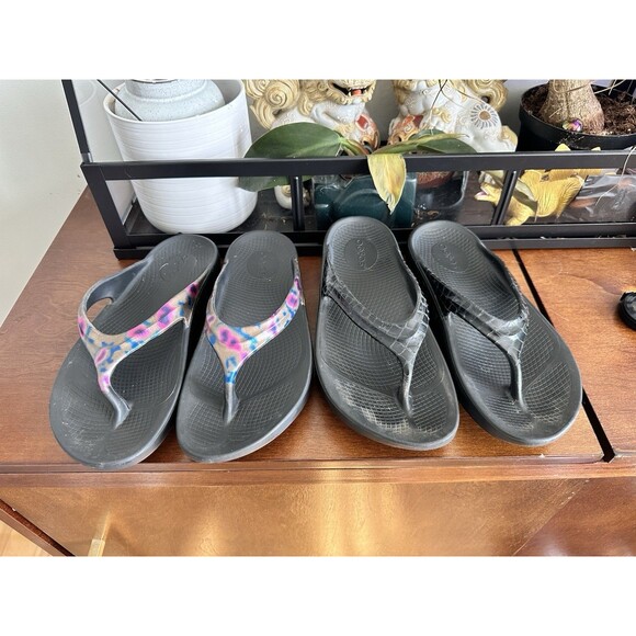 2 Oofos Women's OOlala Recovery Sandal Size 9 Black Rubber Thong Slide Light LOT - Picture 1 of 4